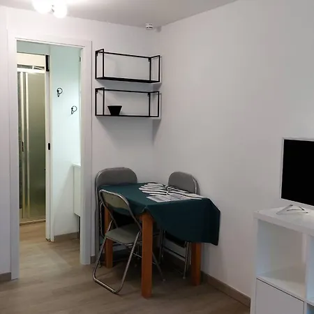Confortable Avec Parking A Moriond, 19m², Pour 2 Personnes - Fr-1-514-80 Appartement